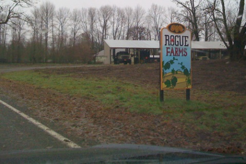 Rogue Farms Sign